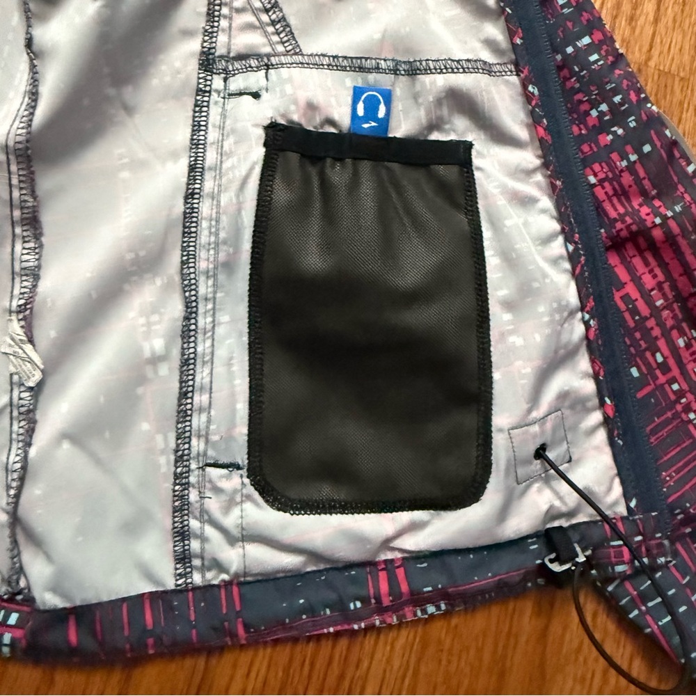 Brooks Shelter Technology running zip up jacket size M - Picture 13 of 16